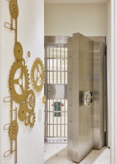 Security in Metalbox Private vault door animation