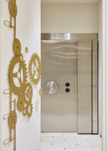 Security in Metalbox Private vault door animation frame 1